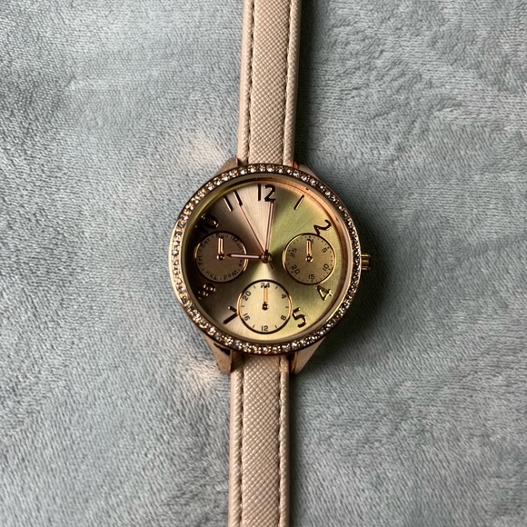 Pink Watch - Picture 3 of 7